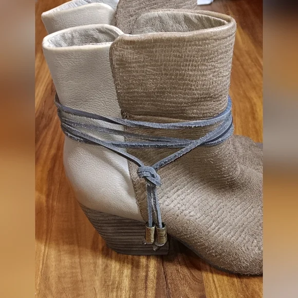 OTBT Vagabond Bootie 8 Color Otter - Picture 4 of 7